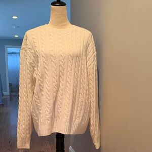 New hollister  Classic White Cable Knit Sweater